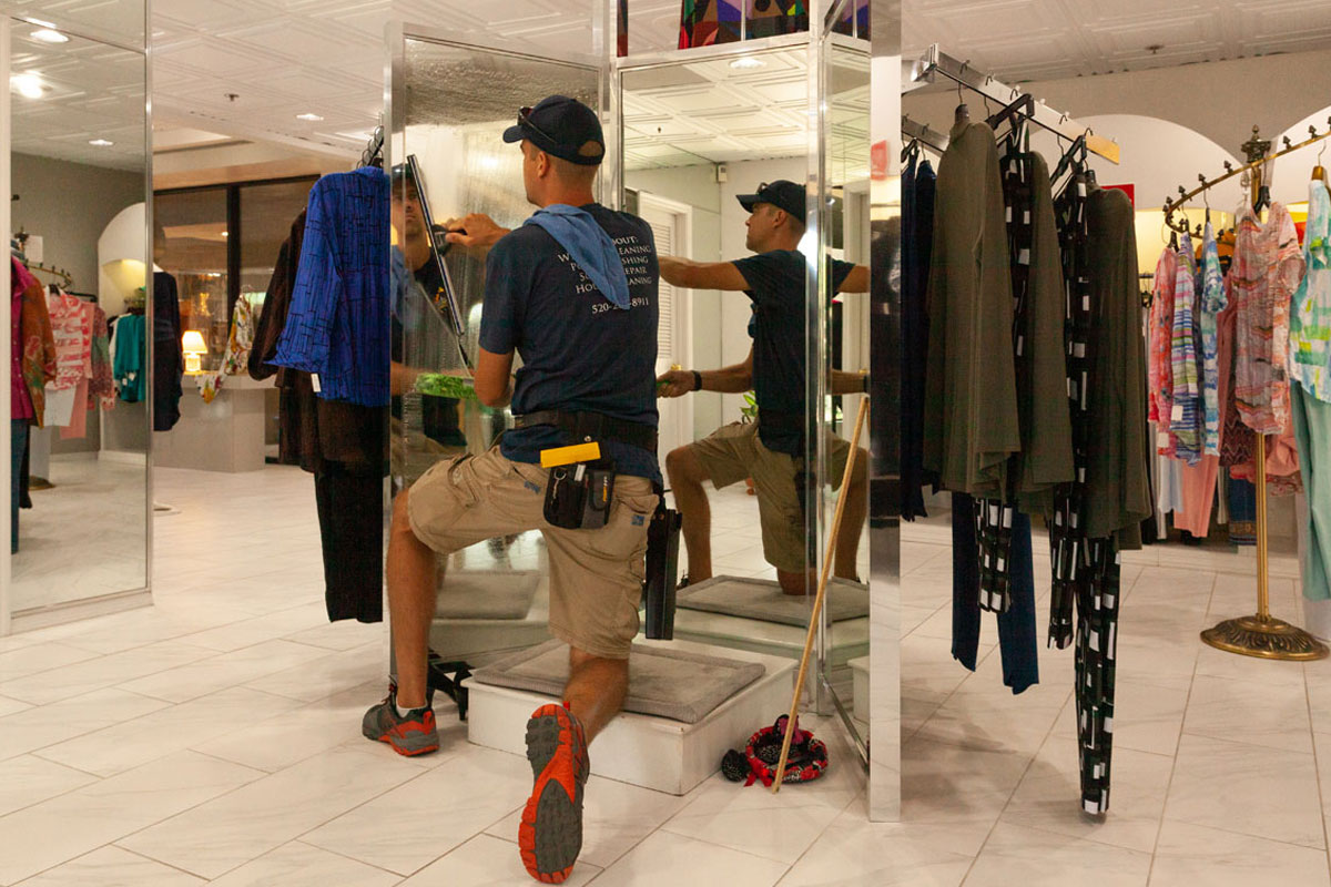 Commercial Window Cleaning - Mirror Cleaning in a Store